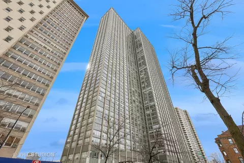 655 W Irving Park Rd #4217, Chicago, IL 60613