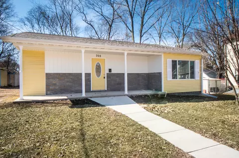 705 Nachusa Ave, Dixon, IL 61021 photo 2