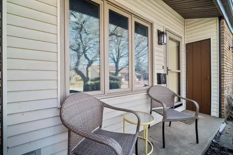 1702 Rockingham Dr #5, Normal, IL 61761 photo 2