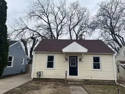 Exterior - 923 Harriet Ave, Aurora, IL 60505 photo 2 of 3