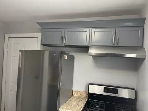 Kitchen - 923 Harriet Ave, Aurora, IL 60505 photo 2 of 5
