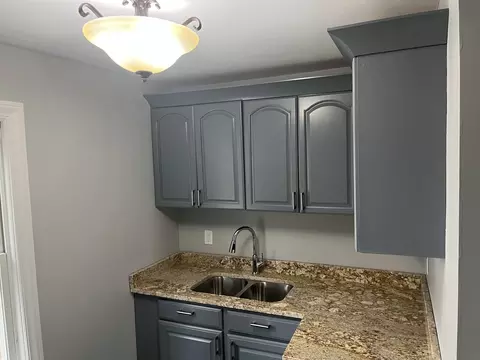 Kitchen - 923 Harriet Ave, Aurora, IL 60505 photo 3 of 5