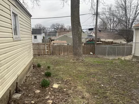 Exterior - 923 Harriet Ave, Aurora, IL 60505 photo 3 of 3