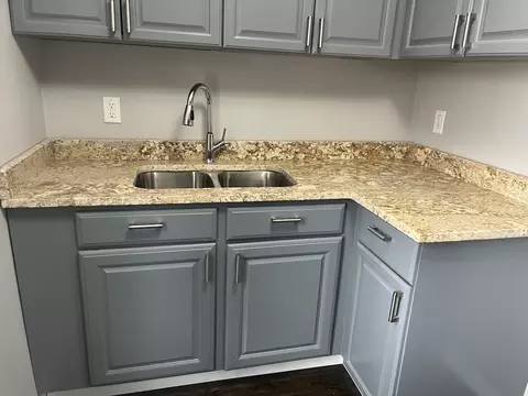Kitchen - 923 Harriet Ave, Aurora, IL 60505 photo 1 of 5