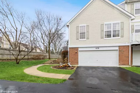 678 N Hidden Prairie Ct, Palatine, IL 60067