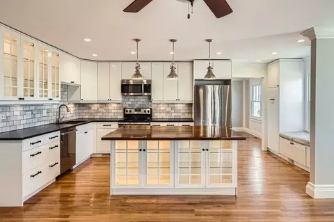 3976 Whispering Trails Dr, Hoffman Estates, IL 60192 photo 3