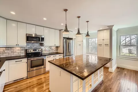 3976 Whispering Trails Dr, Hoffman Estates, IL 60192 photo 4