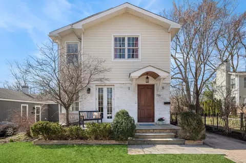 726 Indian Rd, Glenview, IL 60025