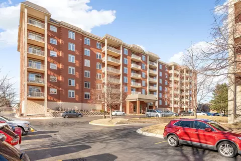 8440 Callie Ave #C201, Morton Grove, IL 60053