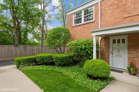 606 Lincoln Ave, Winnetka, IL 60093