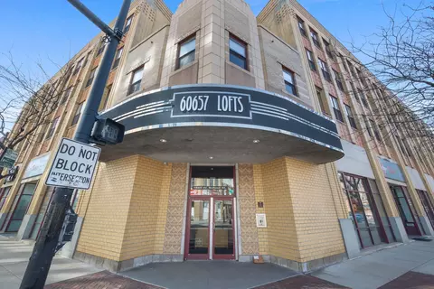 1645 W School St #302, Chicago, IL 60657
