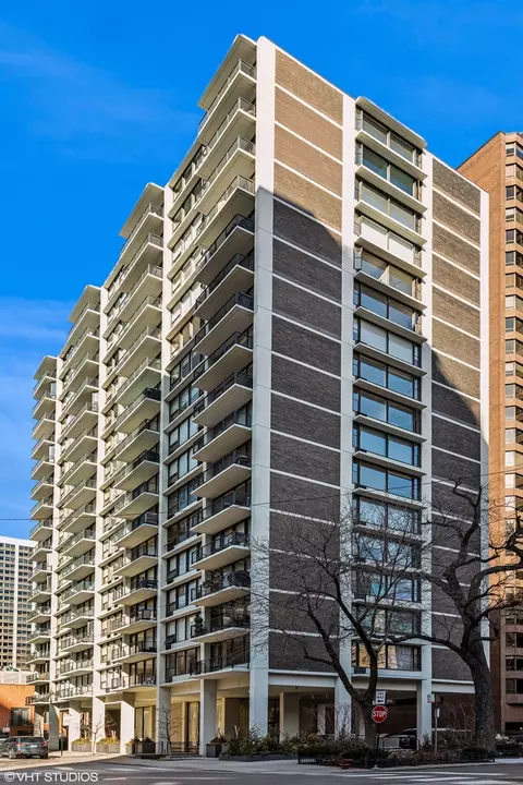 1400 N State Pkwy #17F, Chicago, IL 60610