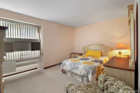 Bedroom - 1642 73rd St, Darien, IL 60561 photo 5 of 7