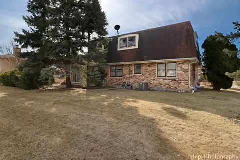 Exterior - 1642 73rd St, Darien, IL 60561 photo 5 of 6