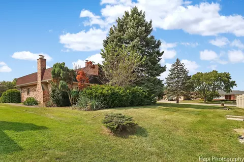 Exterior - 1642 73rd St, Darien, IL 60561 photo 3 of 6