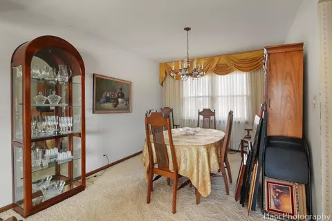 Dining - 1642 73rd St, Darien, IL 60561 photo 1 of 1