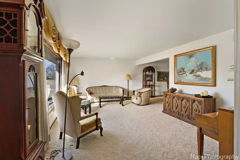 Living - 1642 73rd St, Darien, IL 60561 photo 1 of 5