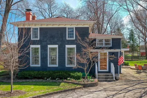 321 Crissey Ave, Geneva, IL 60134