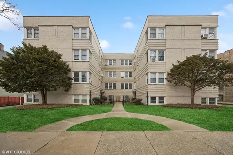100 Pine Ave #3, Riverside, IL 60546