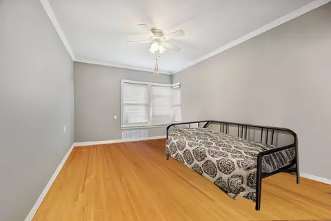 100 Pine Ave #3, Riverside, IL 60546 photo 12