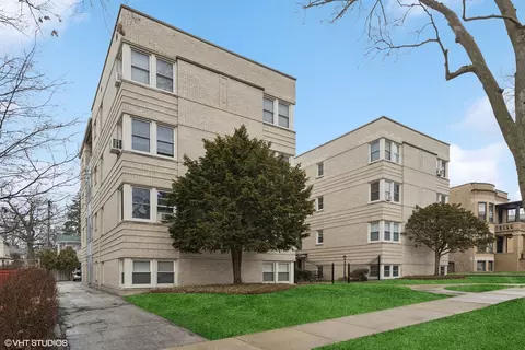 100 Pine Ave #3, Riverside, IL 60546 photo 2