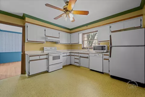 209 E 12th Ave, Naperville, IL 60563 photo 14
