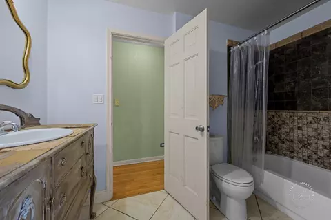 209 E 12th Ave, Naperville, IL 60563 photo 21