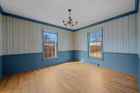 209 E 12th Ave, Naperville, IL 60563 photo 12