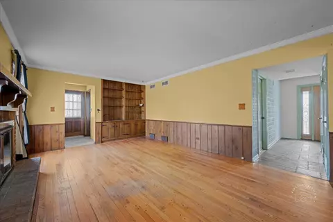 209 E 12th Ave, Naperville, IL 60563 photo 16
