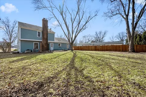 209 E 12th Ave, Naperville, IL 60563 photo 28
