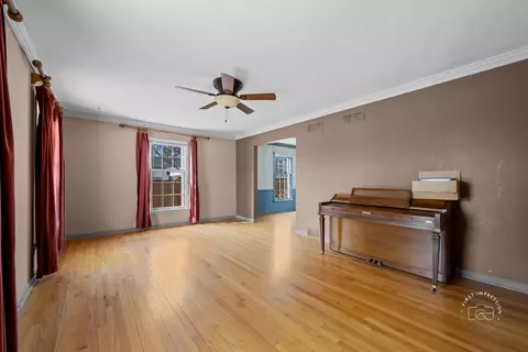 209 E 12th Ave, Naperville, IL 60563 photo 8