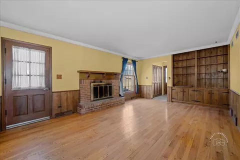 209 E 12th Ave, Naperville, IL 60563 photo 15