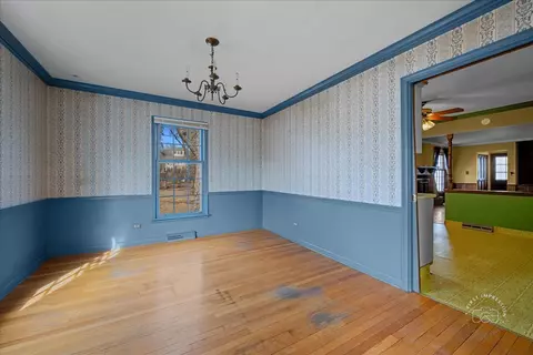 209 E 12th Ave, Naperville, IL 60563 photo 11