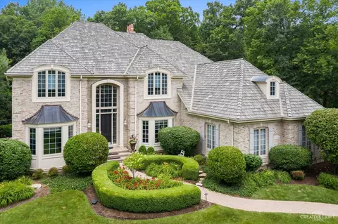4 N584 Hidden Oaks Rd, Saint Charles, IL 60175