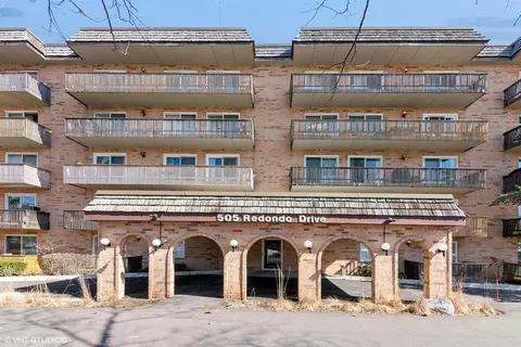 505 Redondo Dr #311, Downers Grove, IL 60516