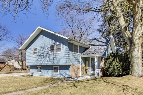 1028 Hahn Pl, West Chicago, IL 60185