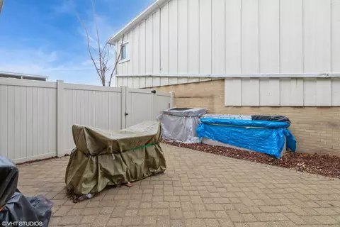 585 E Central Rd, Des Plaines, IL 60016 photo 17