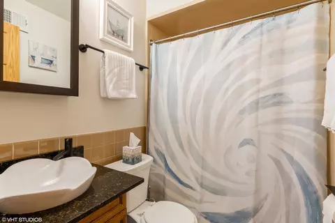 585 E Central Rd, Des Plaines, IL 60016 photo 14