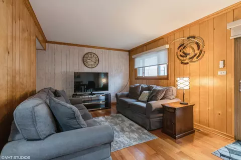 585 E Central Rd, Des Plaines, IL 60016 photo 10