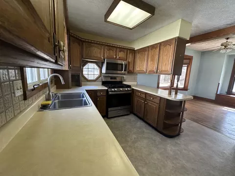 1310 S Linden St, Normal, IL 61761 photo 15