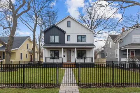 1535 Lake Ave, Wilmette, IL 60091
