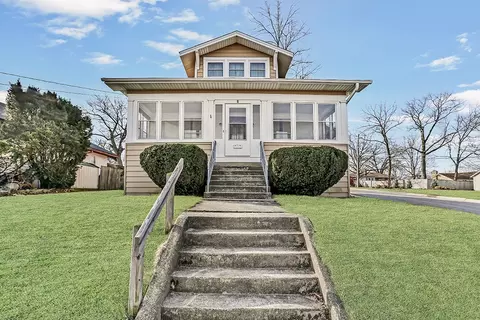 Exterior - 2 E Custer St, Lemont, IL 60439 photo 4 of 8