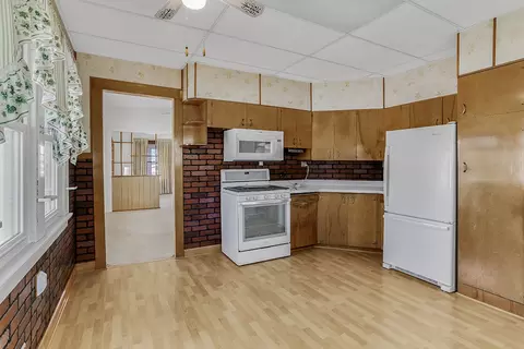 Kitchen - 2 E Custer St, Lemont, IL 60439 photo 2 of 2
