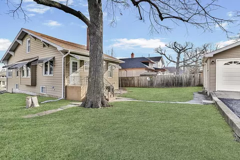 Exterior - 2 E Custer St, Lemont, IL 60439 photo 6 of 8