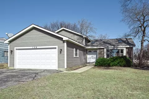 108 Hilltop Dr, Lake In The Hills, IL 60156