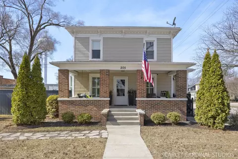 205 Main St, Sugar Grove, IL 60554