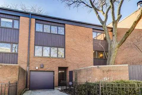 1726 N St Michaels Ct, Chicago, IL 60614