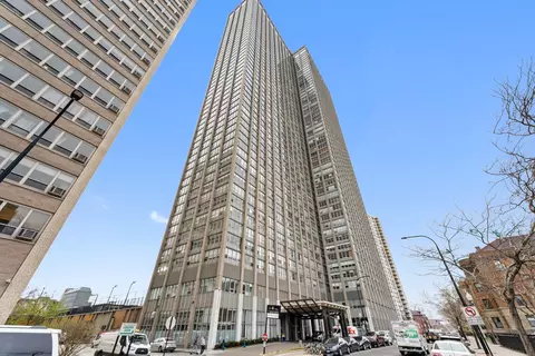 655 W Irving Park Rd #1101, Chicago, IL 60613