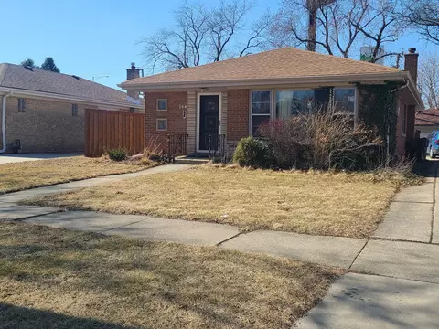 744 Worcester Ave, Westchester, IL 60154