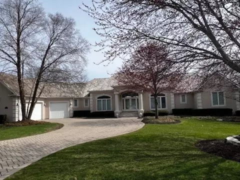 6 N999 Bristol Ct, Saint Charles, IL 60175